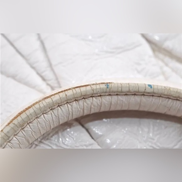 SOLD Rare 🦄 Authentic MIU MIU Vintage Matelasse Enamel Shoulder Tote Bag White - Picture 7 of 11